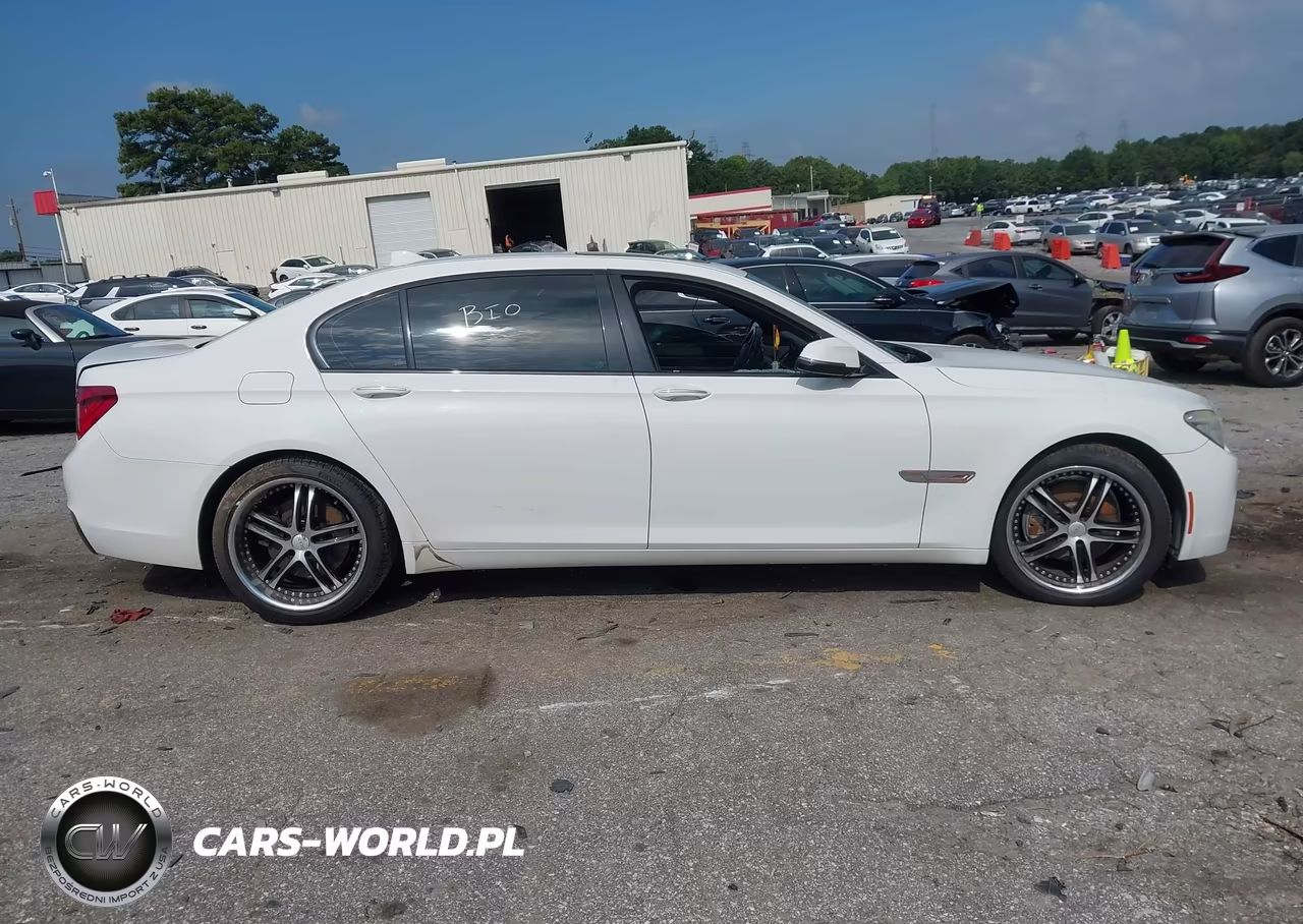 2013 BMW 740Li VIN:WBAYE4C54DD137554 - 13