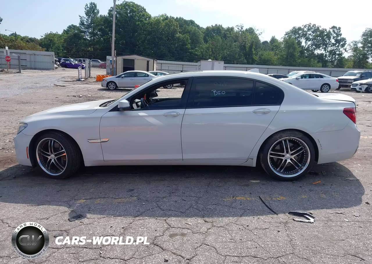 2013 BMW 740Li VIN:WBAYE4C54DD137554 - 14