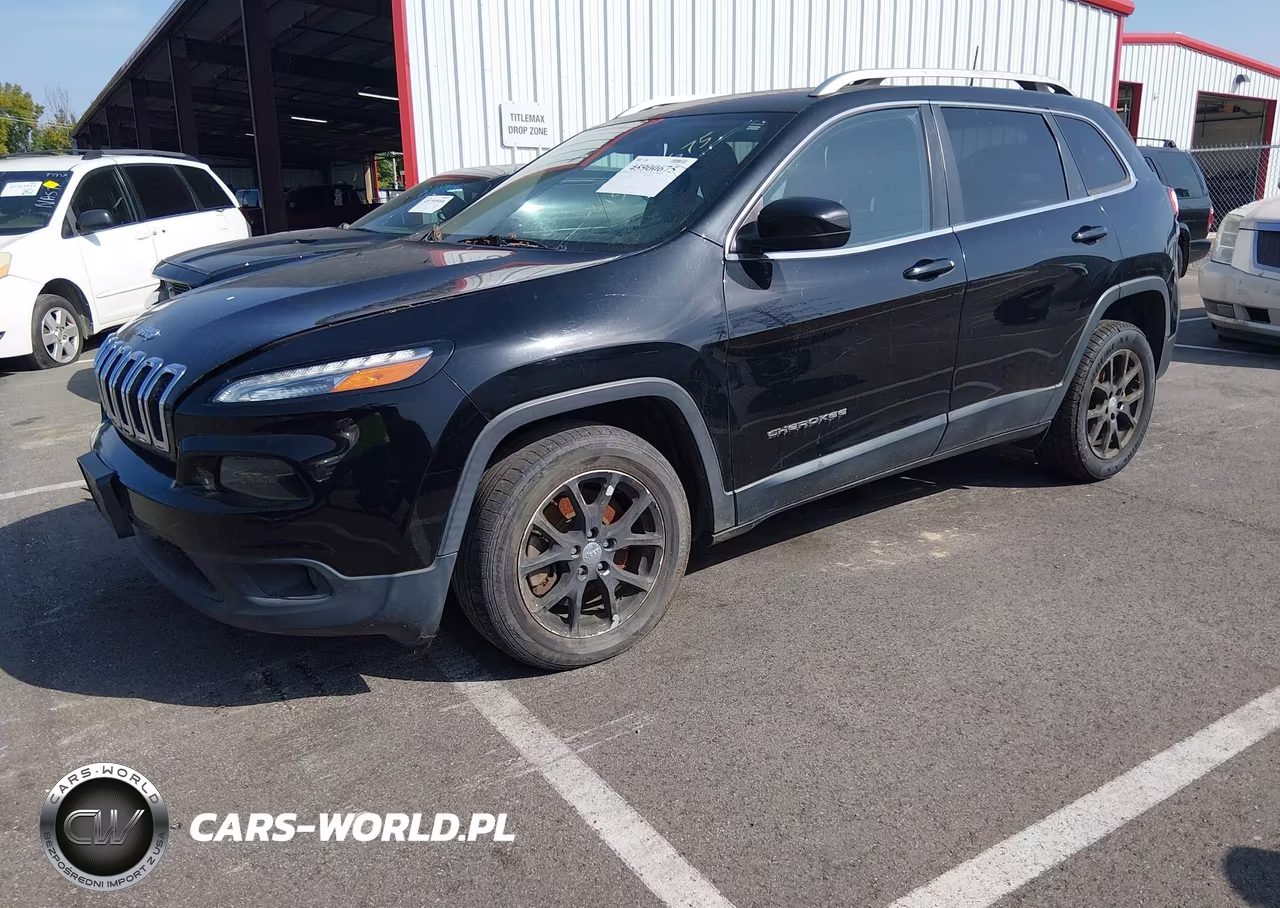2018 Jeep Cherokee Latitude Fwd VIN:1C4PJLCBXJD566512 - 2