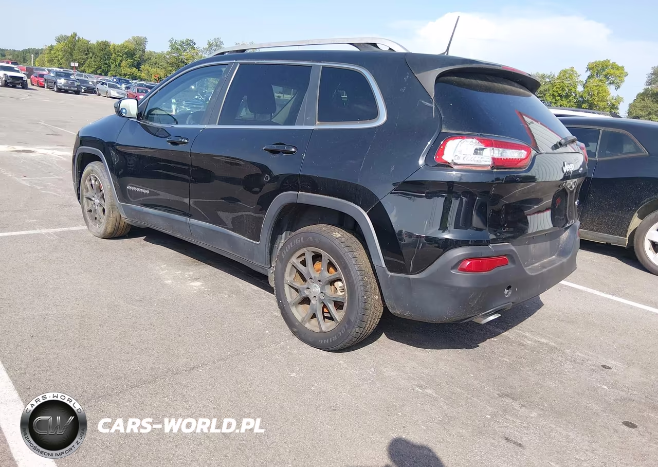 2018 Jeep Cherokee Latitude Fwd VIN:1C4PJLCBXJD566512 - 3
