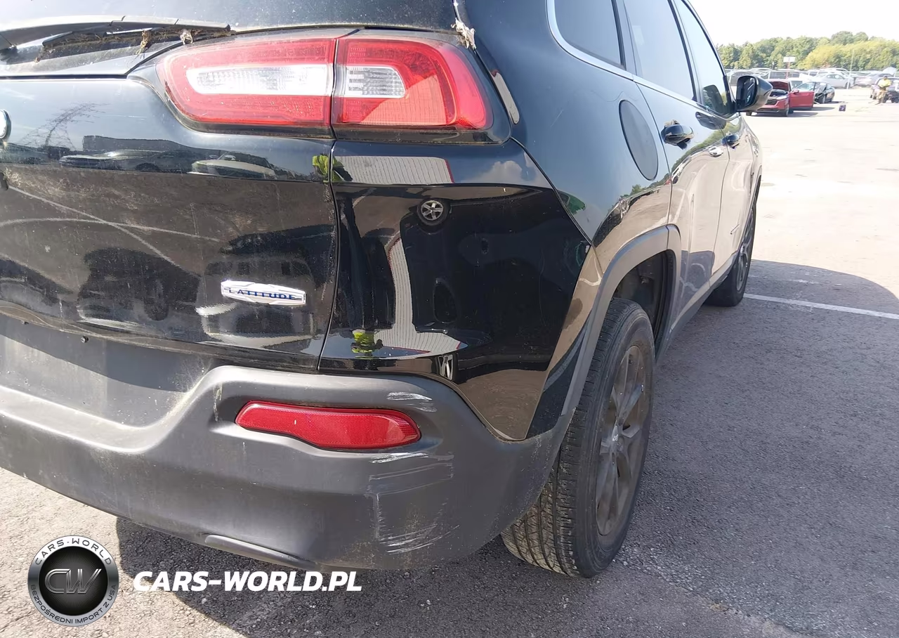 2018 Jeep Cherokee Latitude Fwd VIN:1C4PJLCBXJD566512 - 6