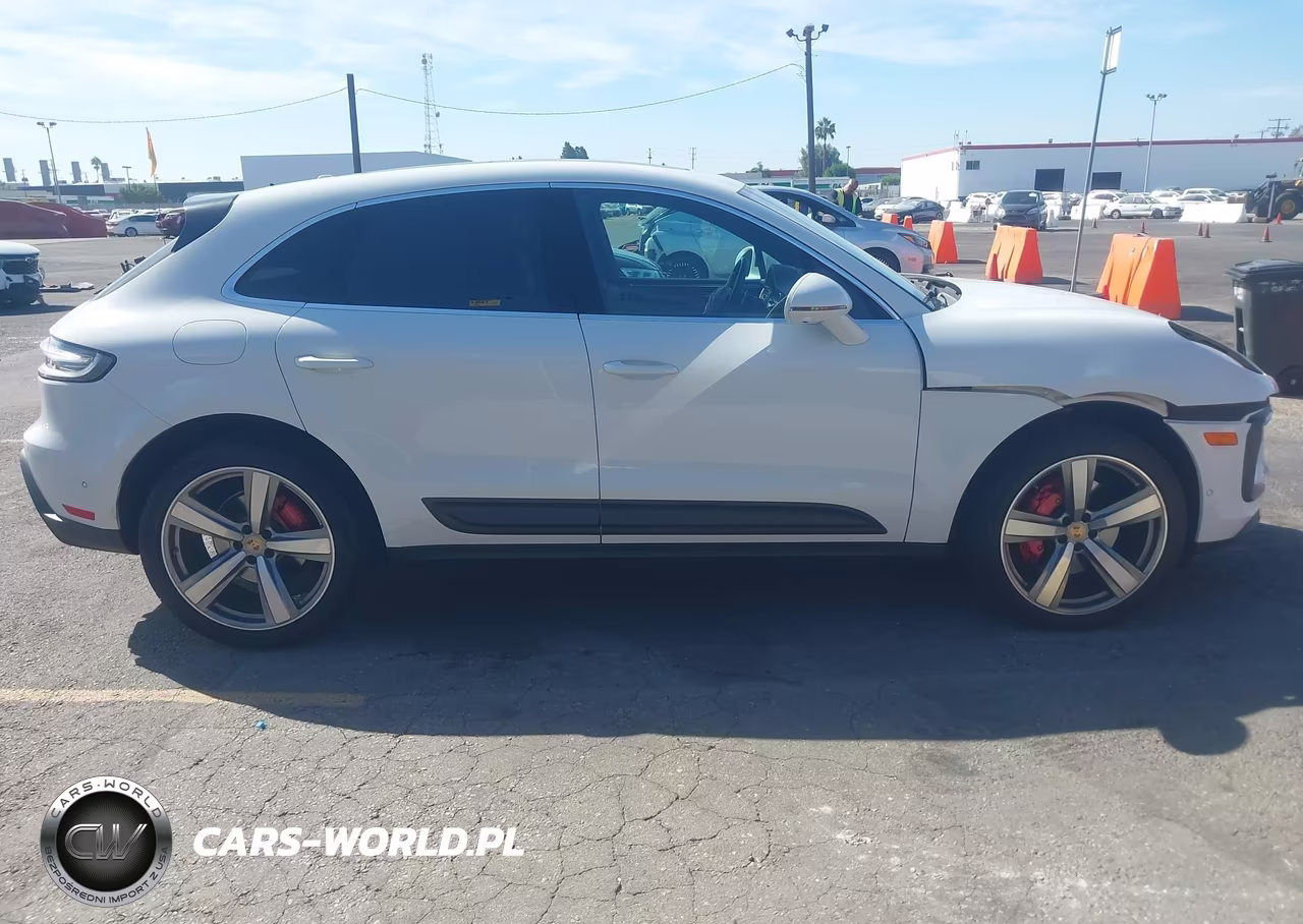 2022 Porsche Macan S VIN:WP1AG2A59NLB21703 - 13