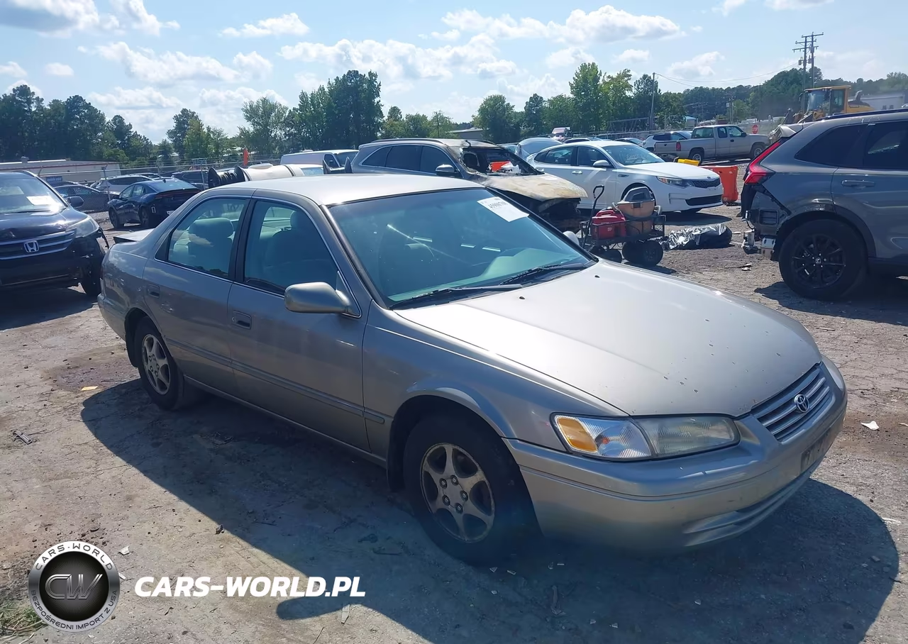 1999 Toyota Camry Le VIN:4T1BG22K9XU410387 - 13
