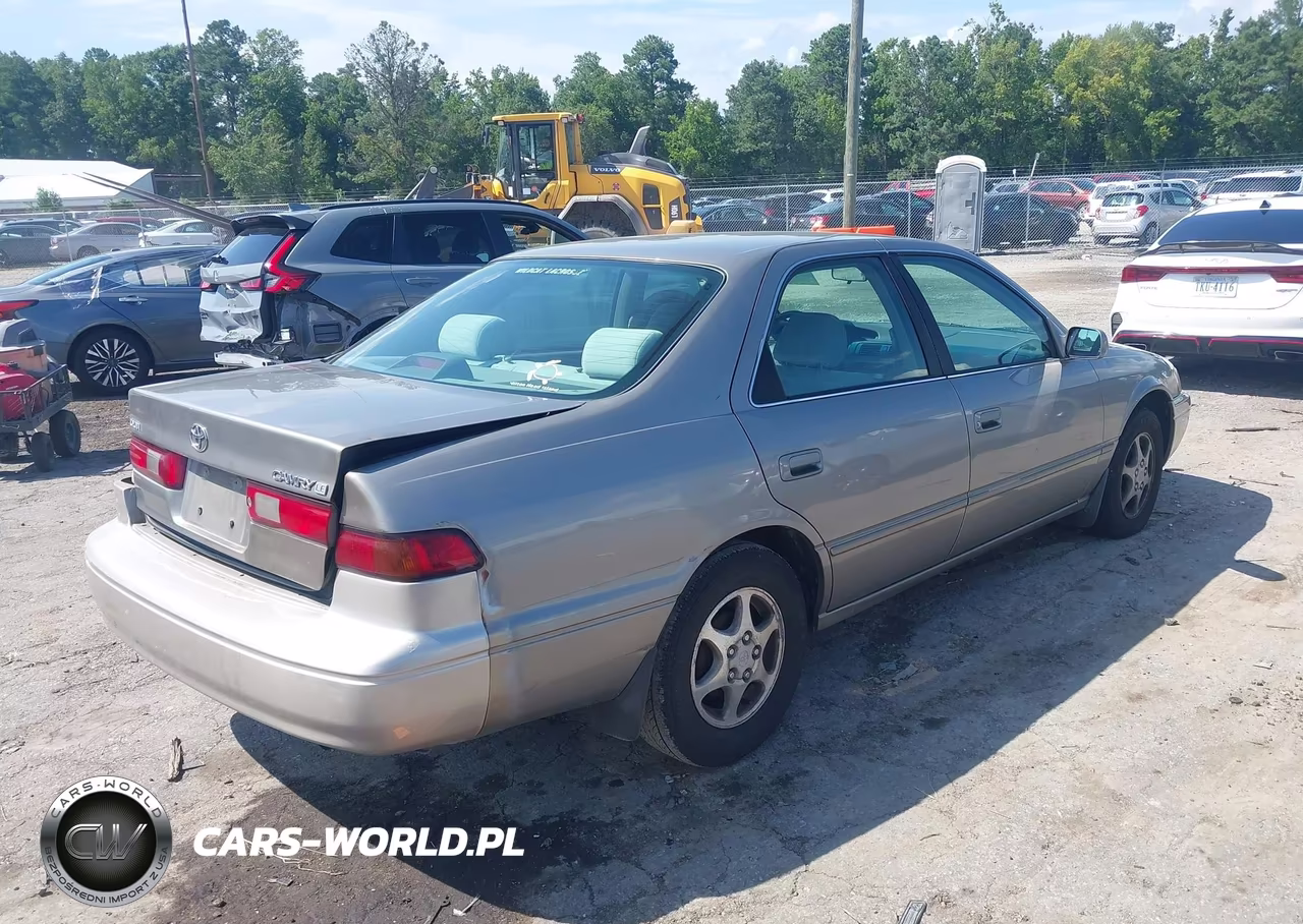 1999 Toyota Camry Le VIN:4T1BG22K9XU410387 - 4