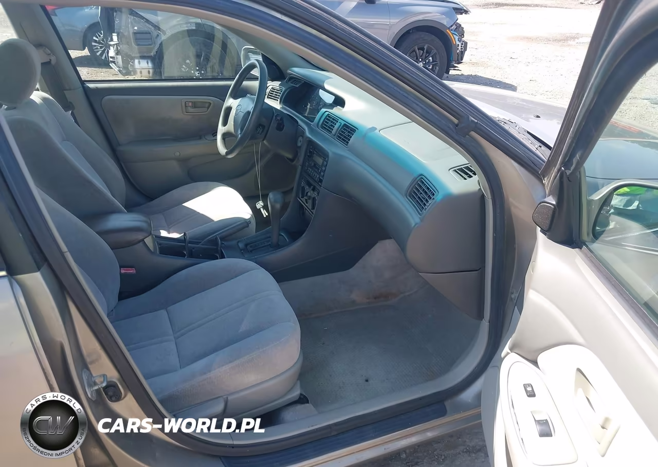 1999 Toyota Camry Le VIN:4T1BG22K9XU410387 - 5