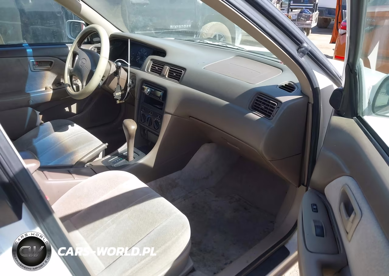 2001 Toyota Camry Le VIN:4T1BG22K71U816756 - 5
