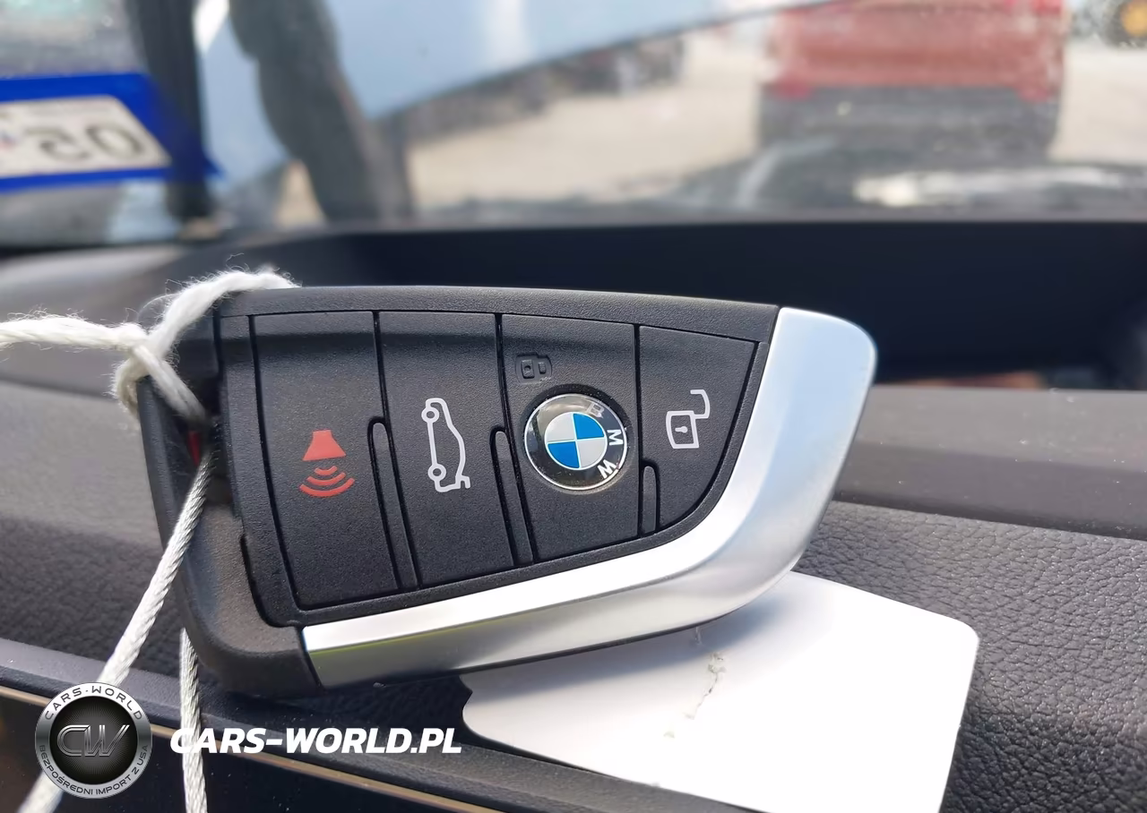 2025 BMW 330I VIN:3MW69CW07S8F21571 - 11