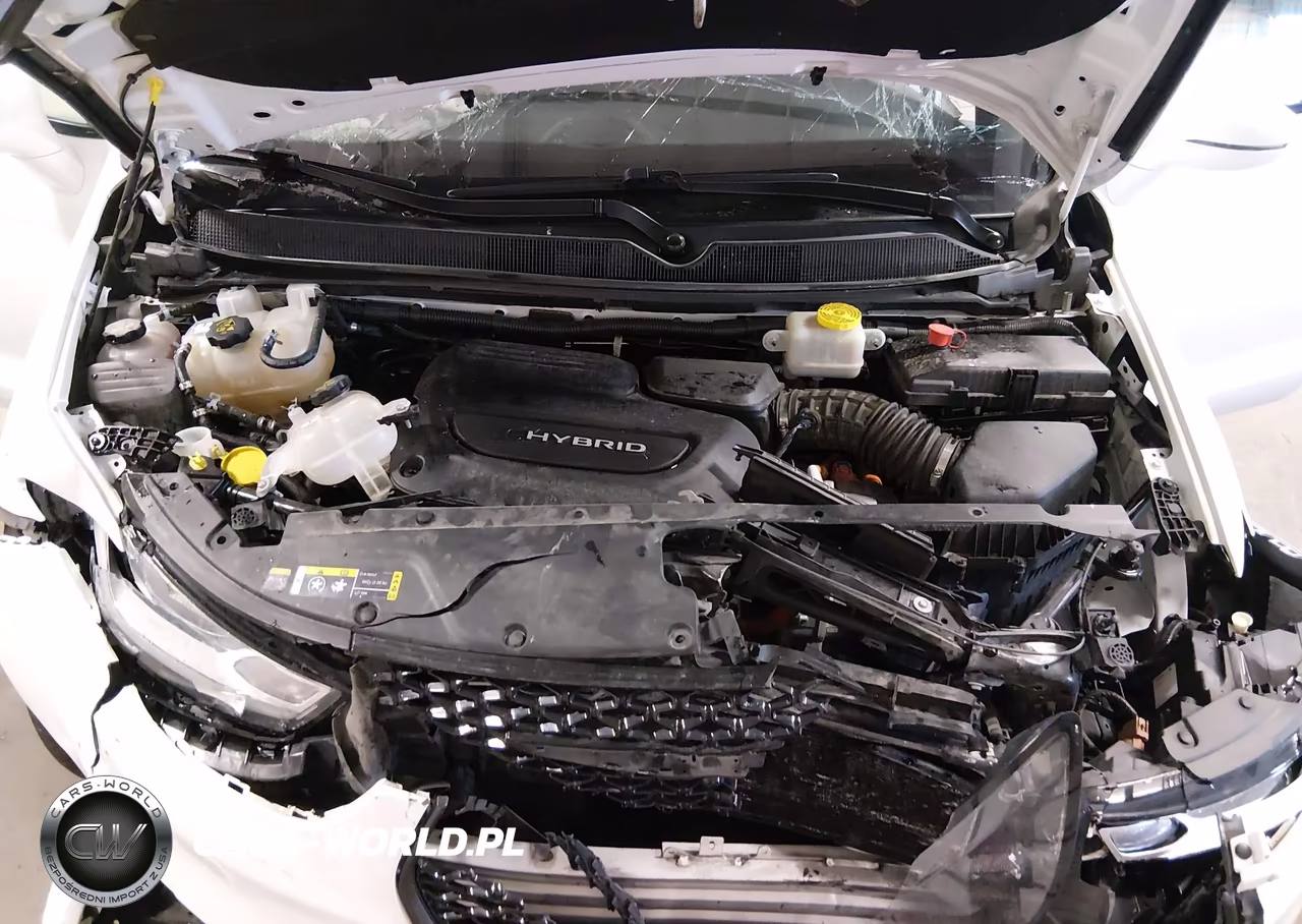 2022 Chrysler Pacifica Hybrid Touring L VIN:2C4RC1L79NR201423 - 10