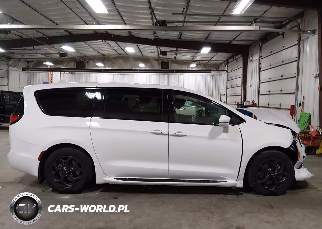 2022 Chrysler Pacifica Hybrid Touring L VIN:2C4RC1L79NR201423 - 14