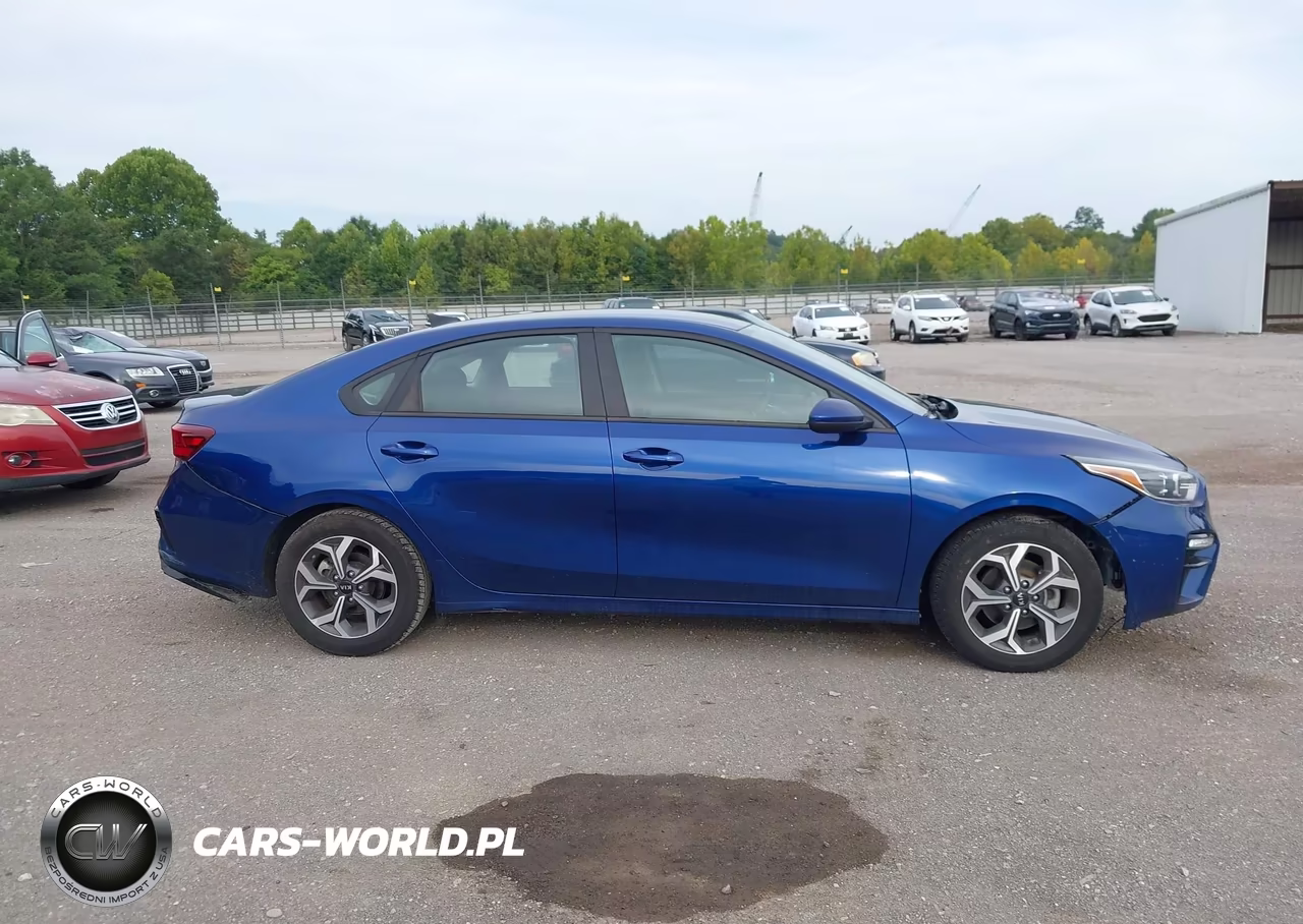 2020 Kia Forte Lxs VIN:3KPF24ADXLE260818 - 13