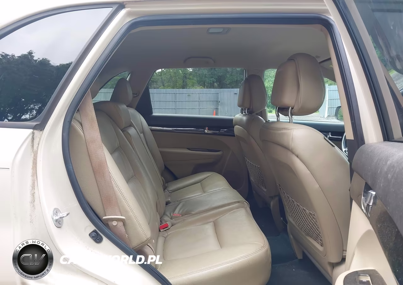 2011 Kia Sorento Lx VIN:5XYKTCA17BG028450 - 8