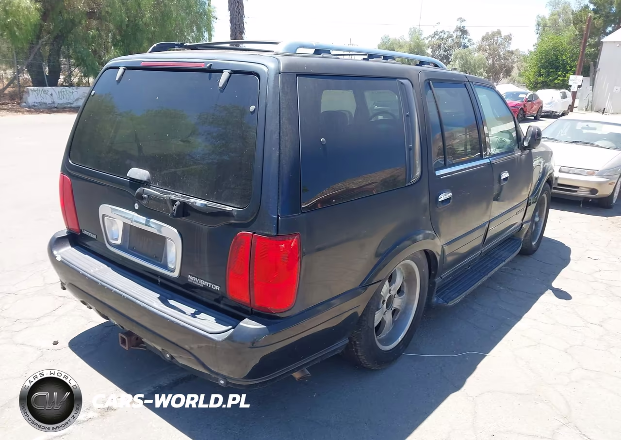 2002 Lincoln Navigator VIN:5LMEU27R22LJ01240 - 4