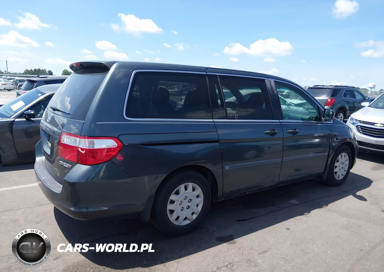 2005 Honda Odyssey Lx VIN:5FNRL382X5B096122 - 4