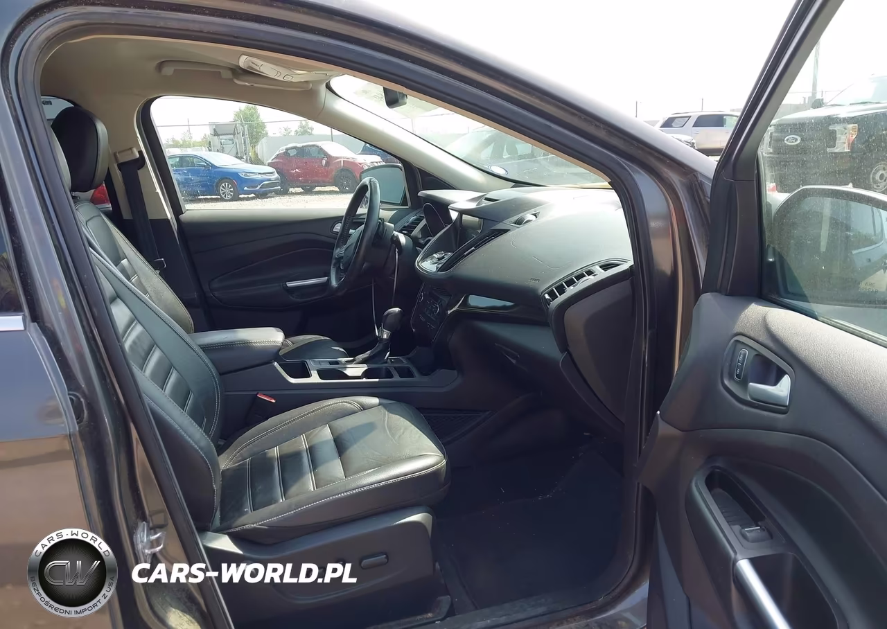 2017 Ford Escape Titanium VIN:1FMCU9JD0HUD21396 - 5