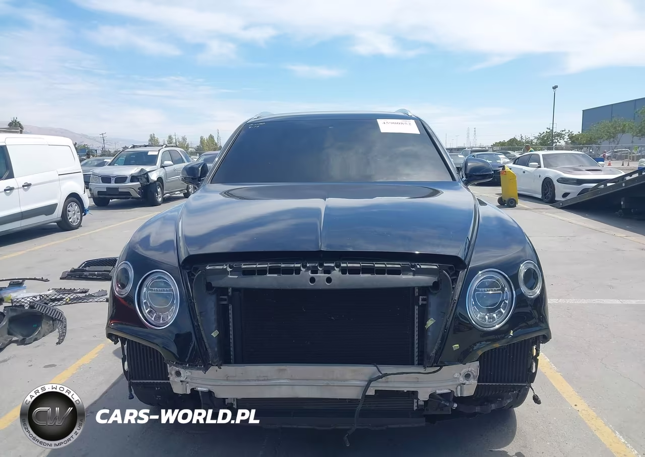 2019 Bentley Bentayga V8 VIN:SJAAM4ZVXKC024677 - 13