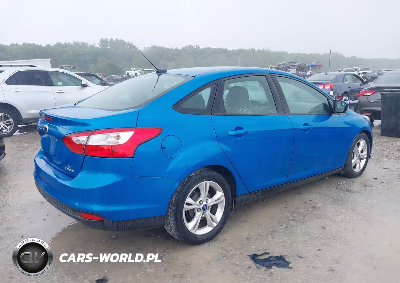 2014 Ford Focus Se VIN:1FADP3F23EL116070 - 4