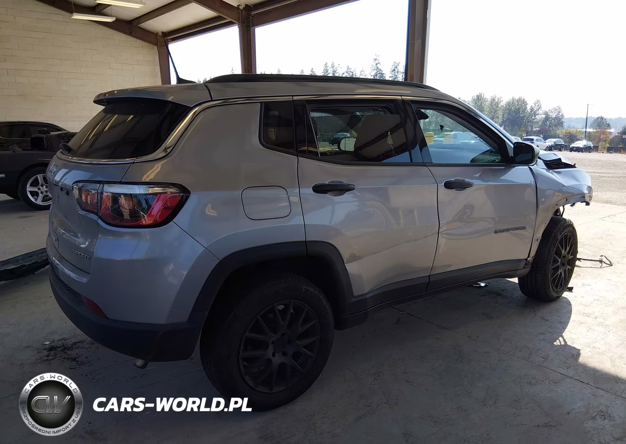2019 Jeep Compass Sport 4X4 VIN:3C4NJDAB0KT849352 - 4