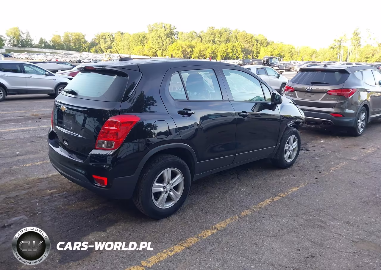 2020 Chevrolet Trax Awd Ls VIN:3GNCJNSB3LL123599 - 4