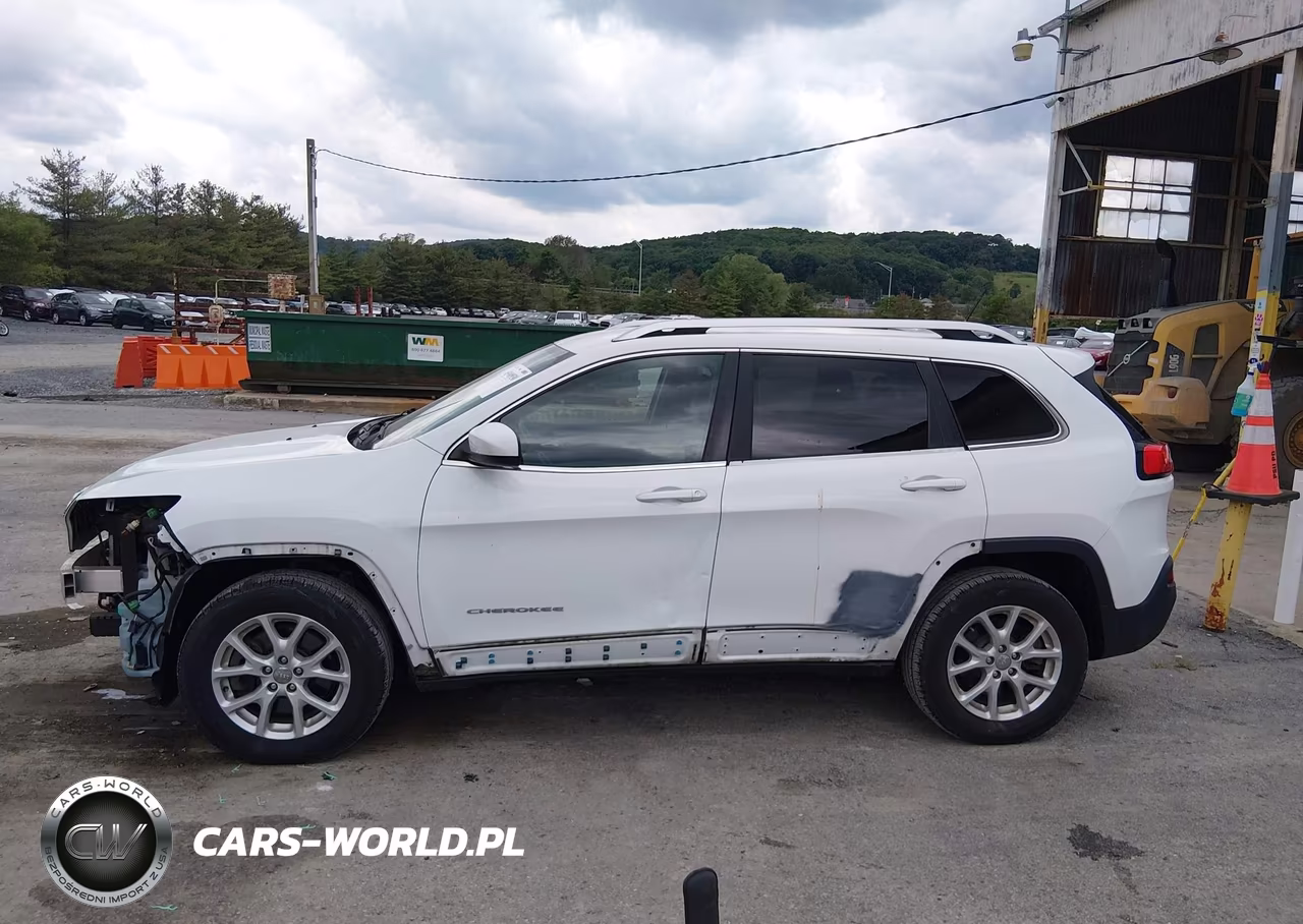 2015 Jeep Cherokee Latitude VIN:1C4PJMCSXFW571548 - 15