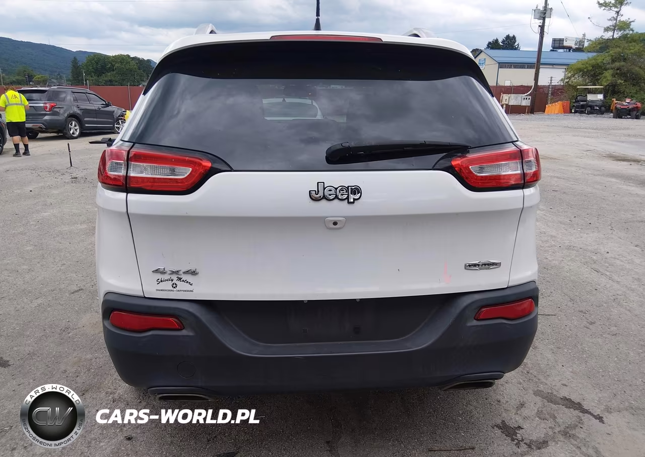 2015 Jeep Cherokee Latitude VIN:1C4PJMCSXFW571548 - 17