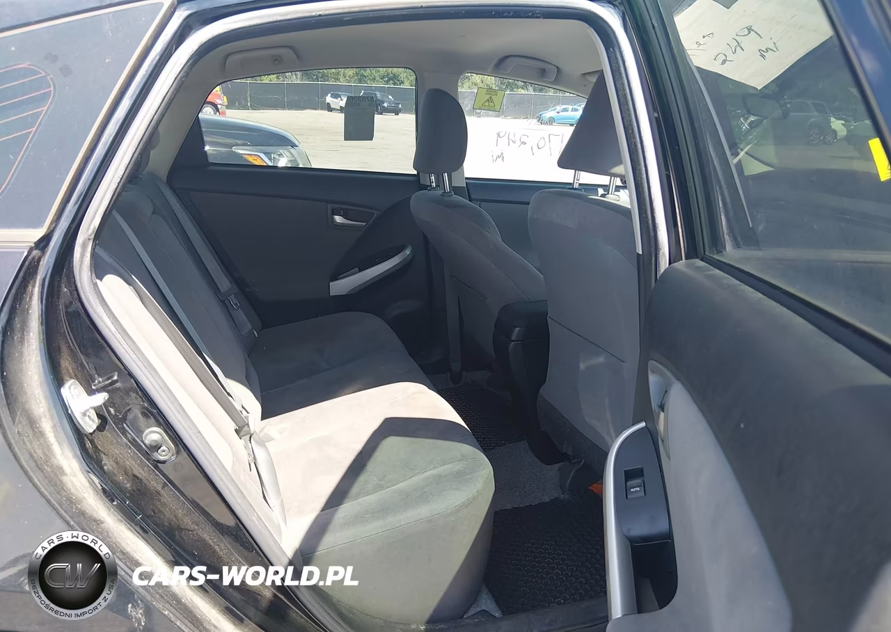 2014 Toyota Prius Two VIN:JTDKN3DU4E1756084 - 8