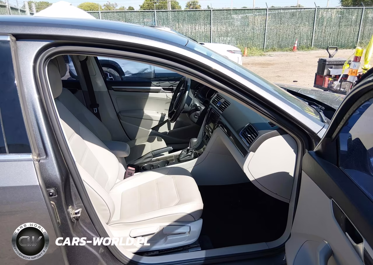 2018 Volkswagen Passat 2.0T Se VIN:1VWBA7A33JC008811 - 5