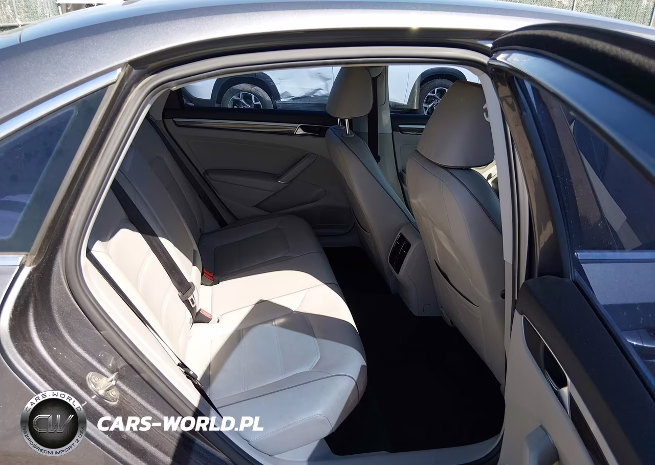 2018 Volkswagen Passat 2.0T Se VIN:1VWBA7A33JC008811 - 8