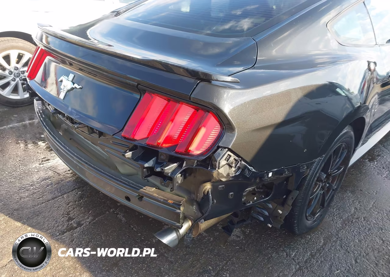 2016 Ford Mustang V6 VIN:1FA6P8AM6G5215018 - 17