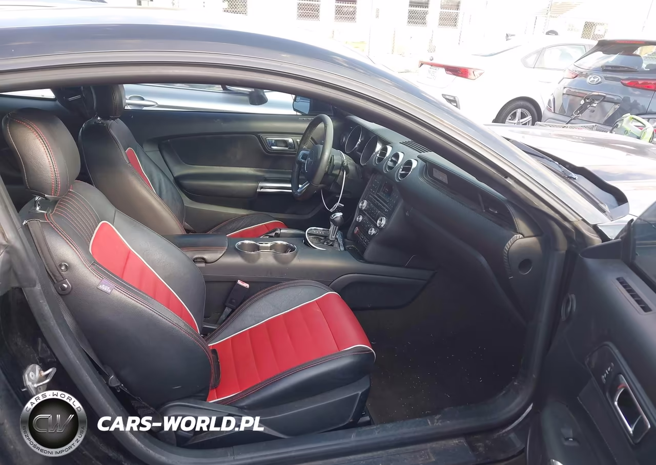 2016 Ford Mustang V6 VIN:1FA6P8AM6G5215018 - 5