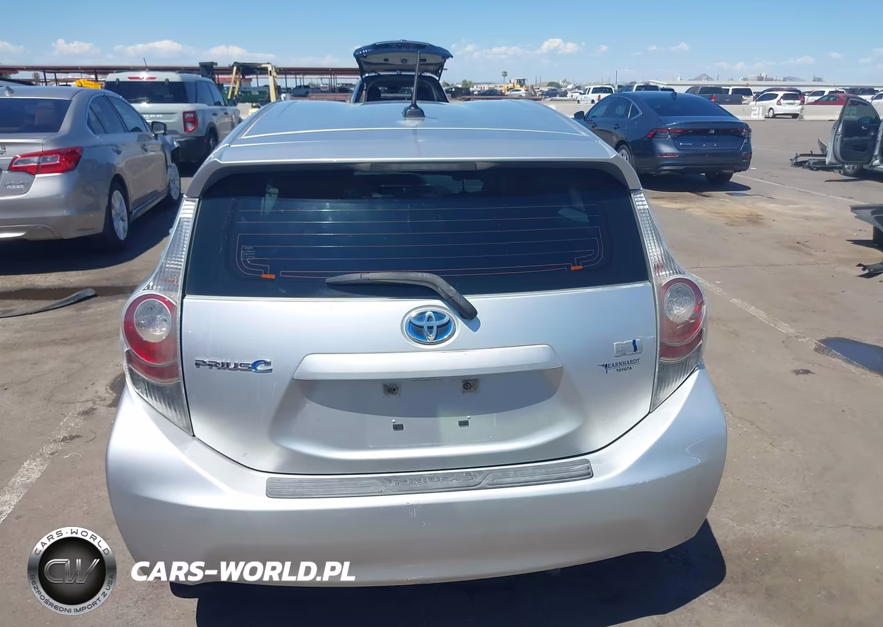 2013 Toyota Prius C Three VIN:JTDKDTB39D1549007 - 16