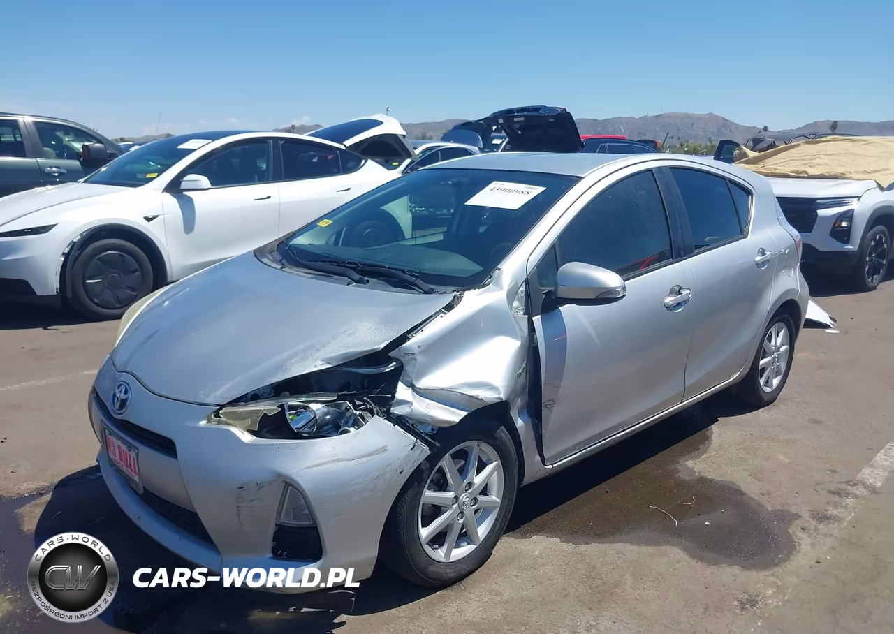 2013 Toyota Prius C Three VIN:JTDKDTB39D1549007 - 2