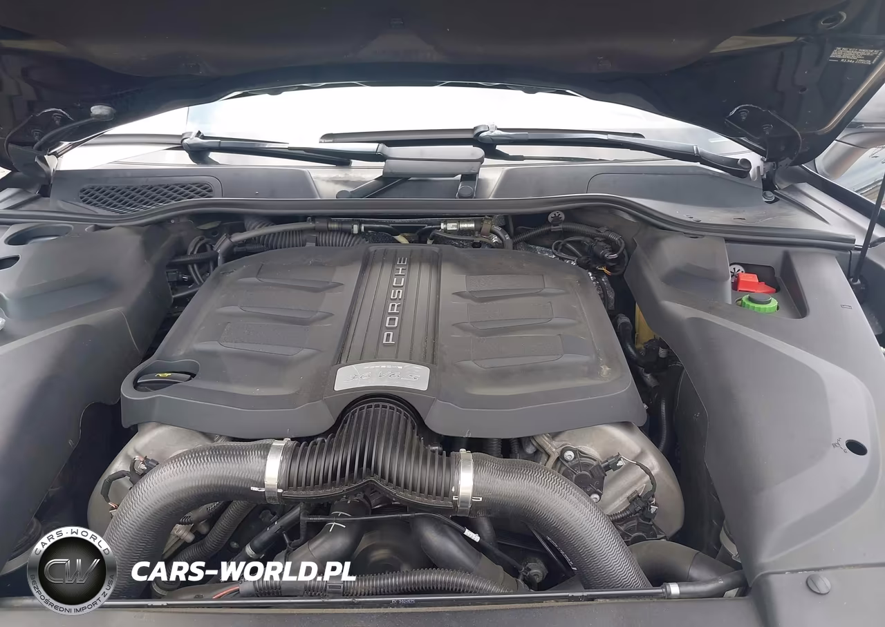 2017 Porsche Cayenne S VIN:WP1AB2A29HLA52195 - 10