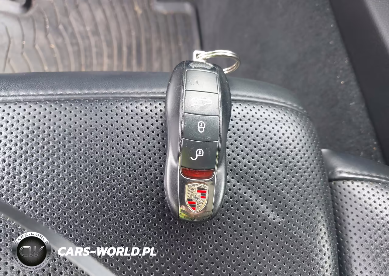 2017 Porsche Cayenne S VIN:WP1AB2A29HLA52195 - 11