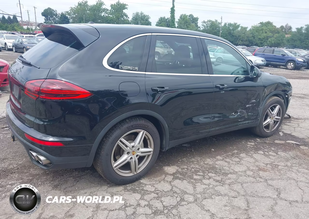 2017 Porsche Cayenne S VIN:WP1AB2A29HLA52195 - 4