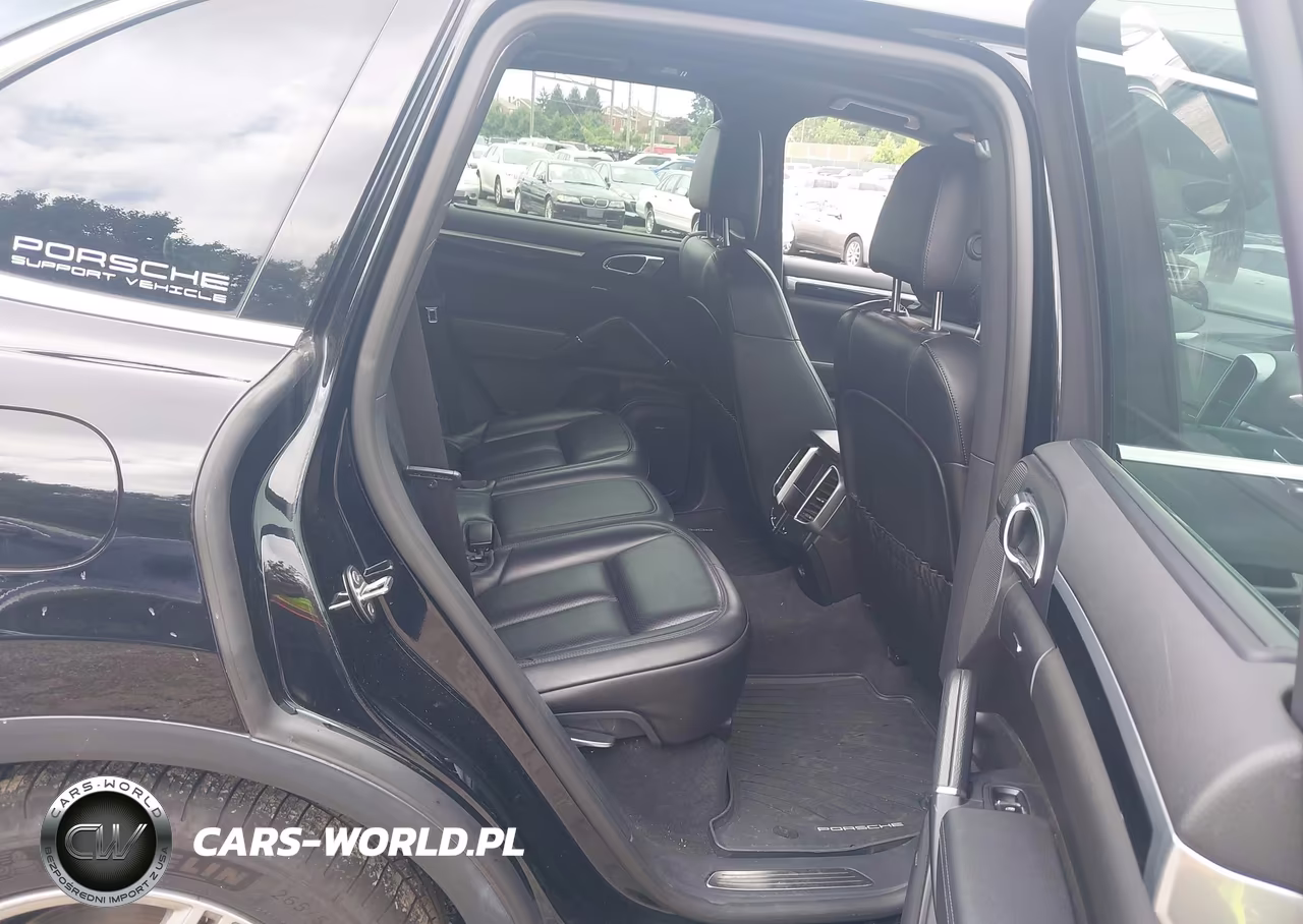 2017 Porsche Cayenne S VIN:WP1AB2A29HLA52195 - 8