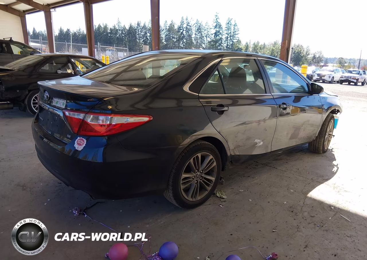 2015 Toyota Camry Se VIN:4T1BF1FK5FU917387 - 4