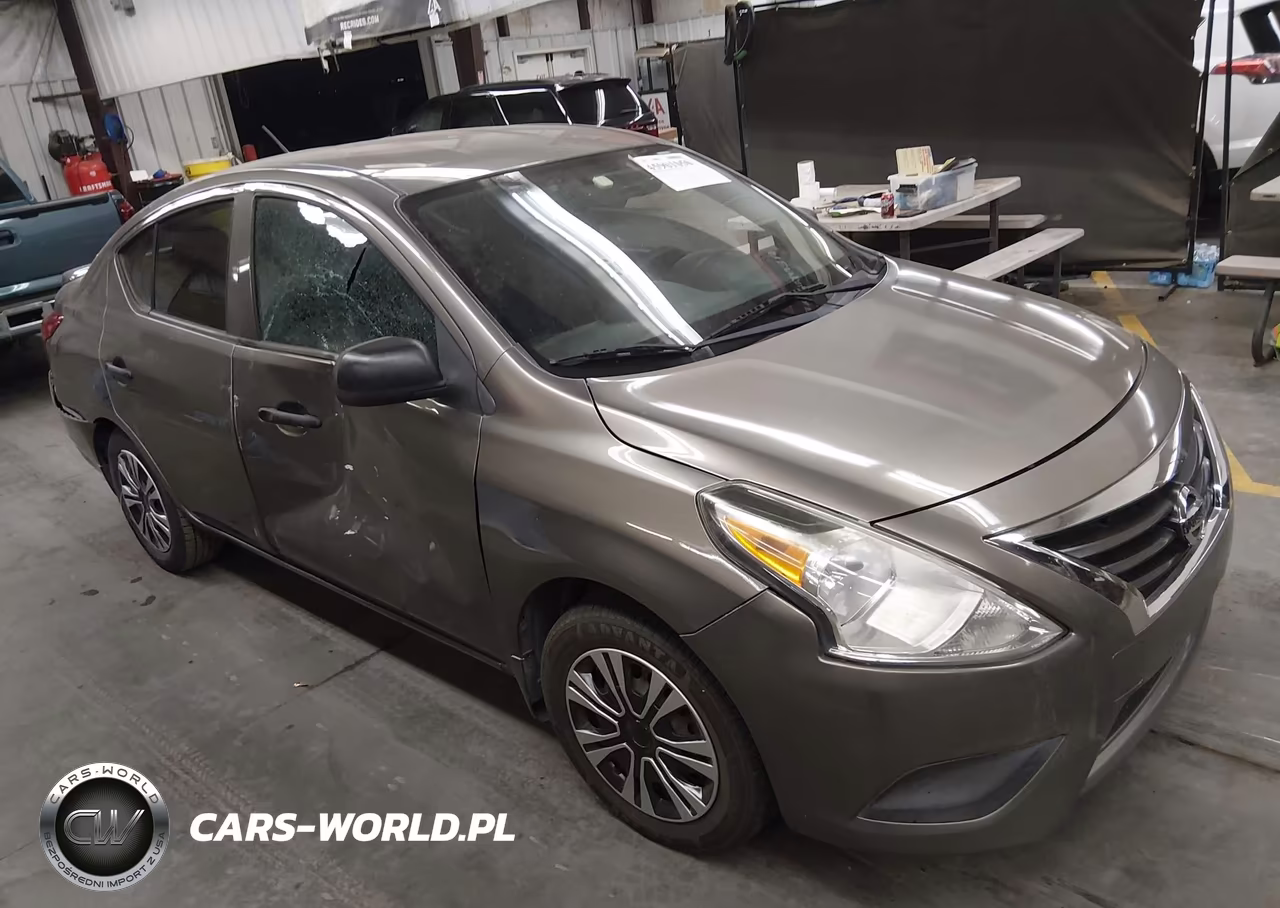 2015 Nissan Versa 1.6 S+