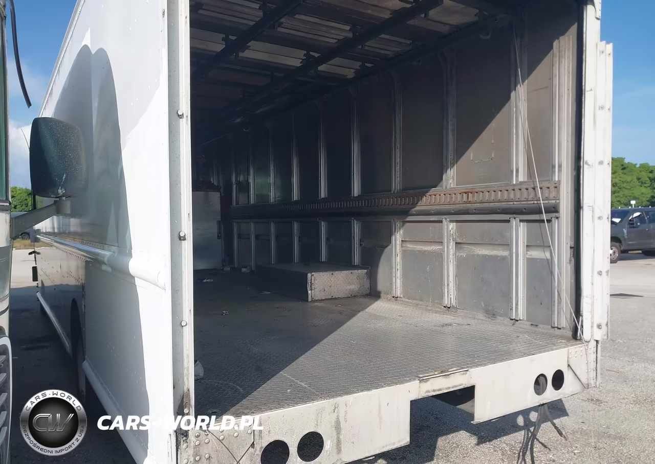 2014 Freightliner Chassis M Line Walk-In Van VIN:4UZAC3DVXECFW4472 - 3