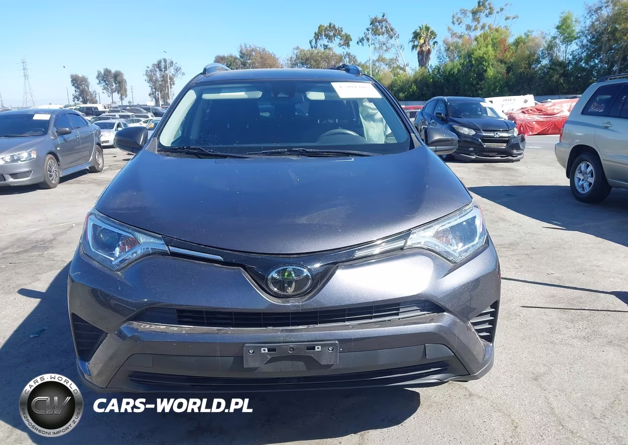 2018 Toyota Rav4 Le VIN:JTMZFREV2JJ168913 - 12