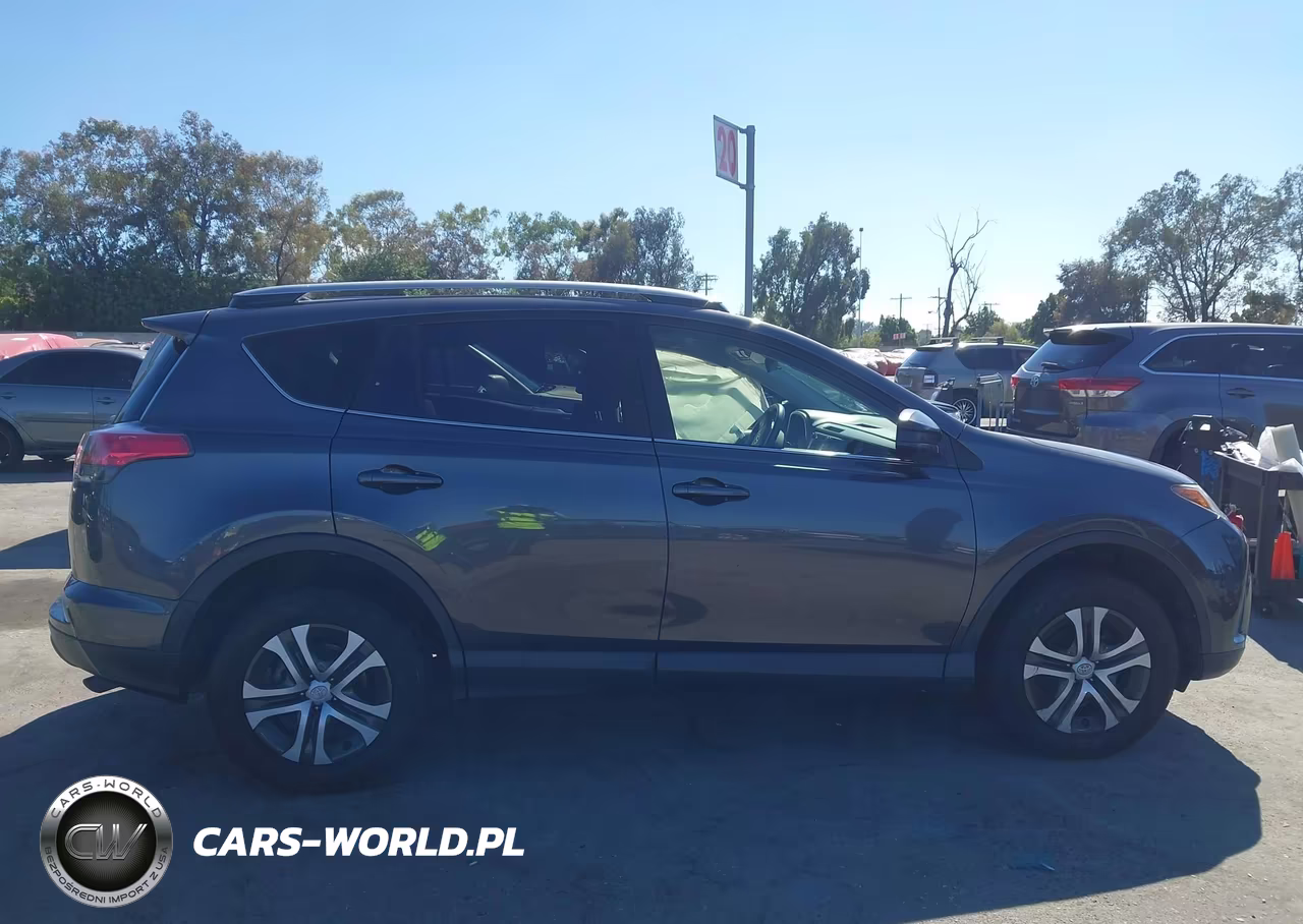 2018 Toyota Rav4 Le VIN:JTMZFREV2JJ168913 - 13