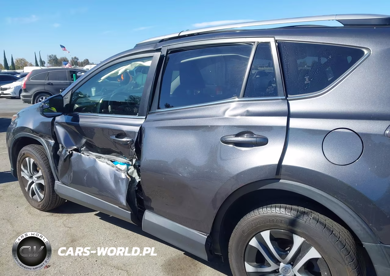 2018 Toyota Rav4 Le VIN:JTMZFREV2JJ168913 - 17