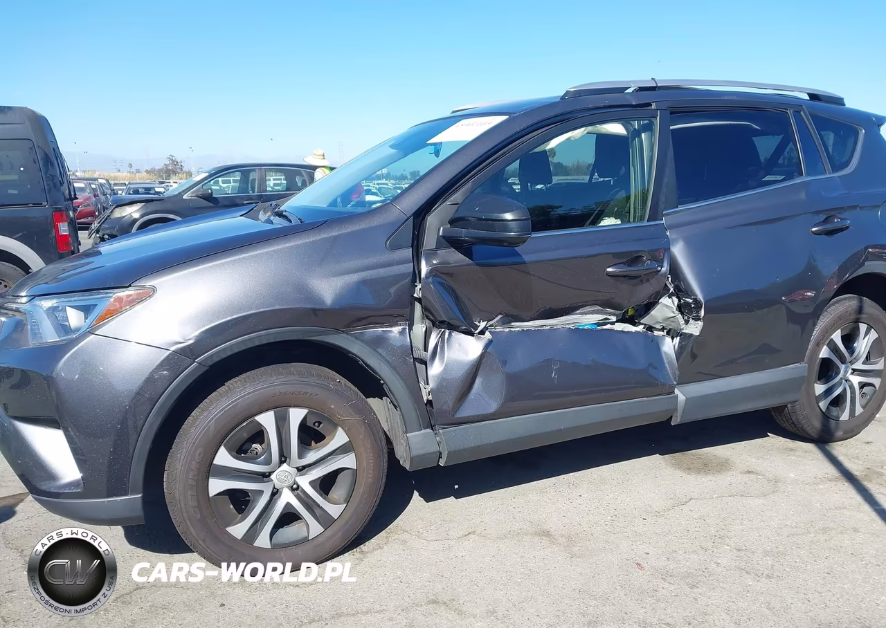 2018 Toyota Rav4 Le VIN:JTMZFREV2JJ168913 - 6