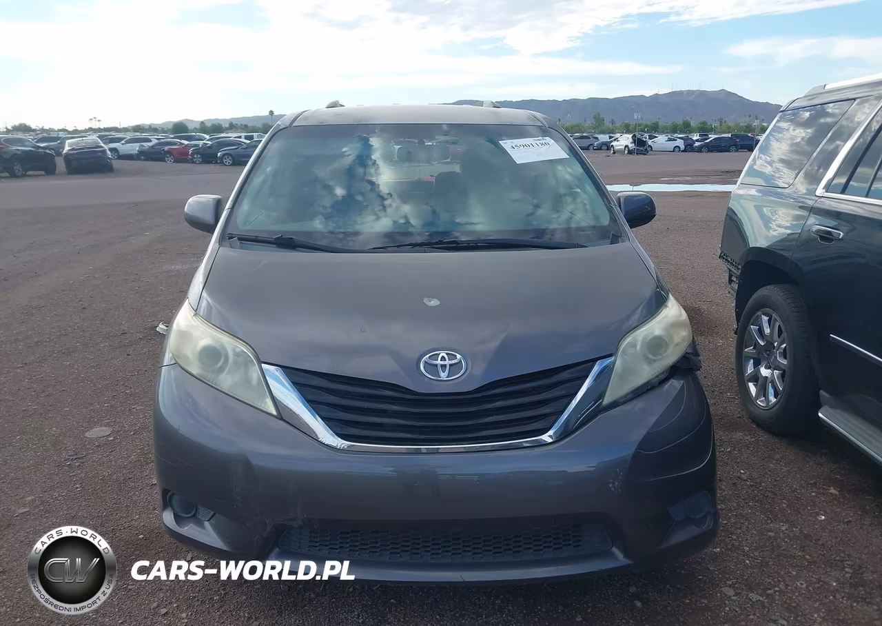 2011 Toyota Sienna Le V6 VIN:5TDKK3DC5BS005395 - 12