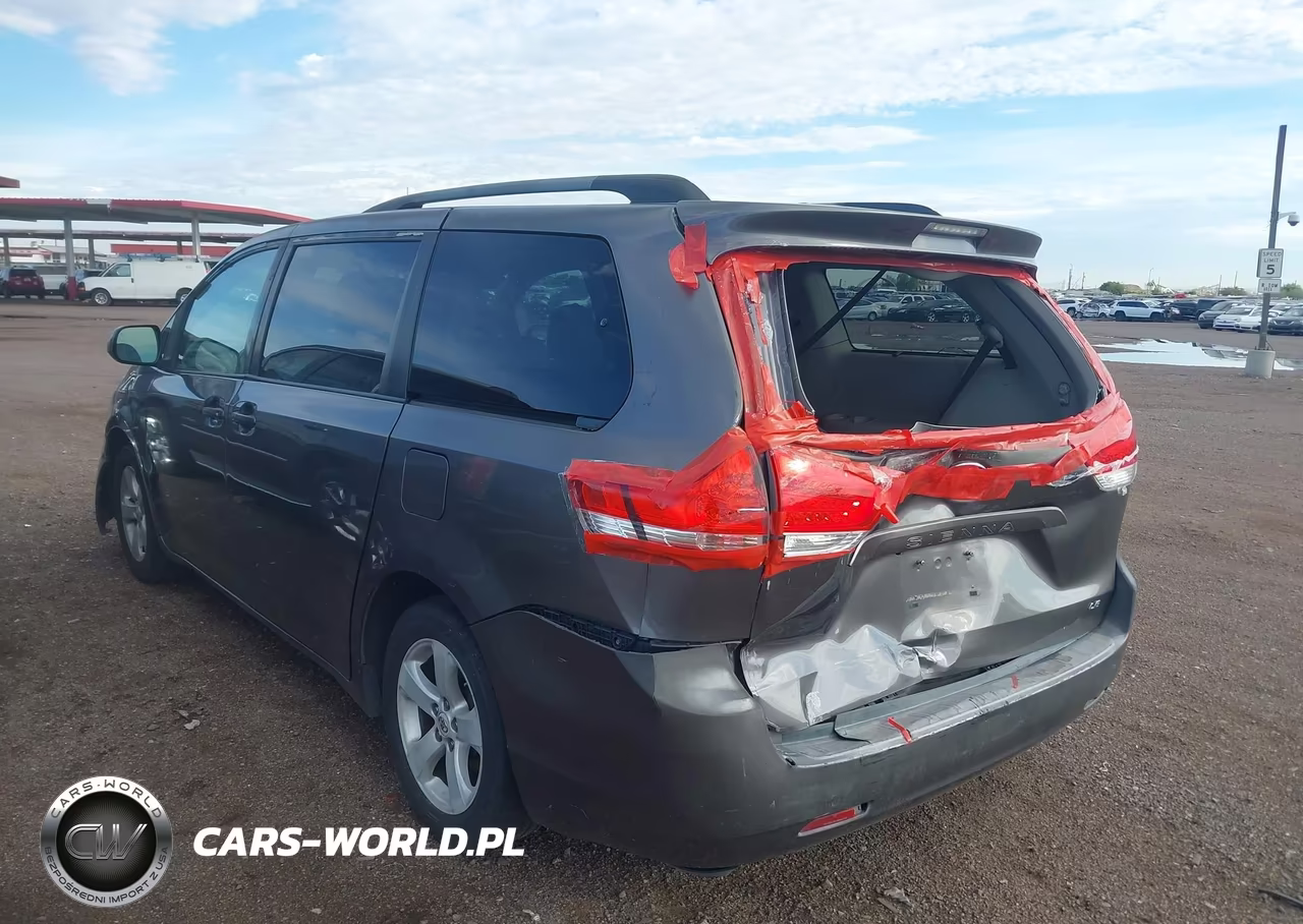 2011 Toyota Sienna Le V6 VIN:5TDKK3DC5BS005395 - 3