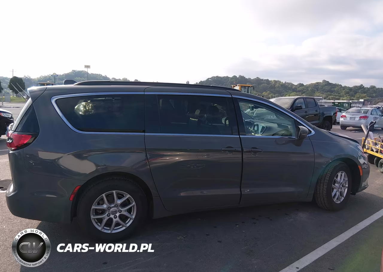 2022 Chrysler Pacifica Touring L VIN:2C4RC1BGXNR136793 - 11