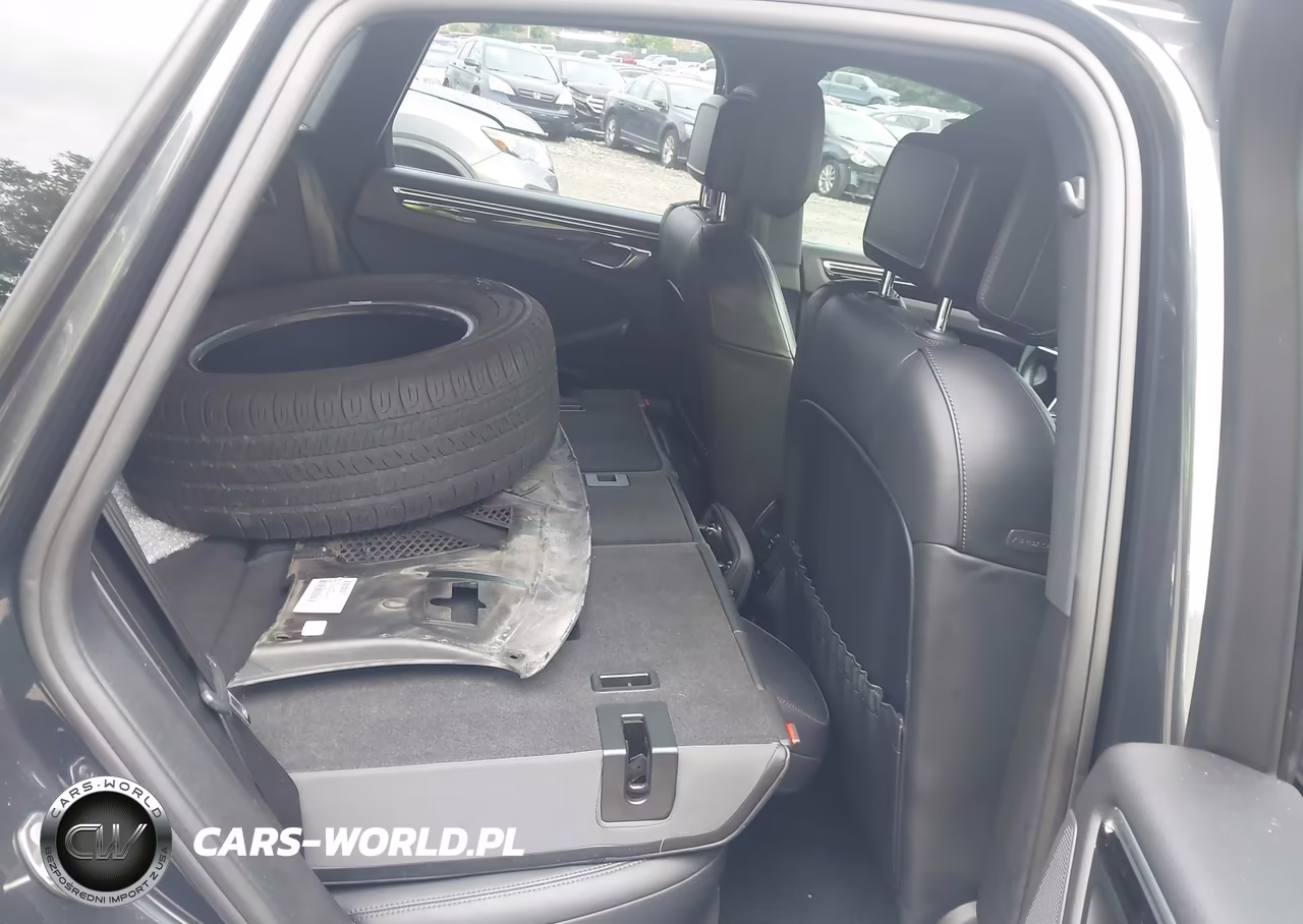 2020 Porsche Macan S VIN:WP1AB2A59LLB31417 - 8