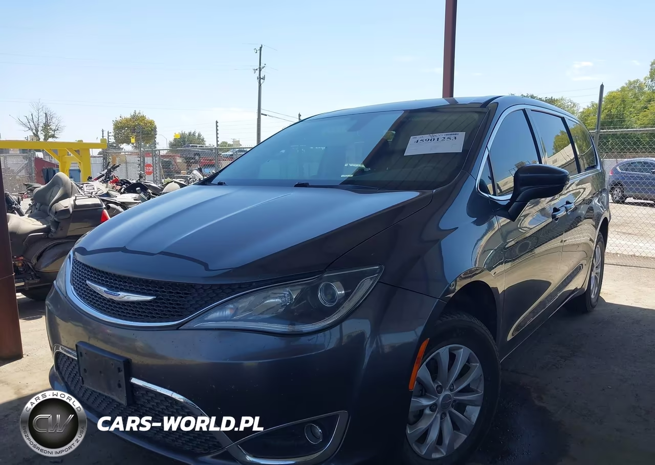 2018 Chrysler Pacifica Touring Plus VIN:2C4RC1FG5JR278599 - 2