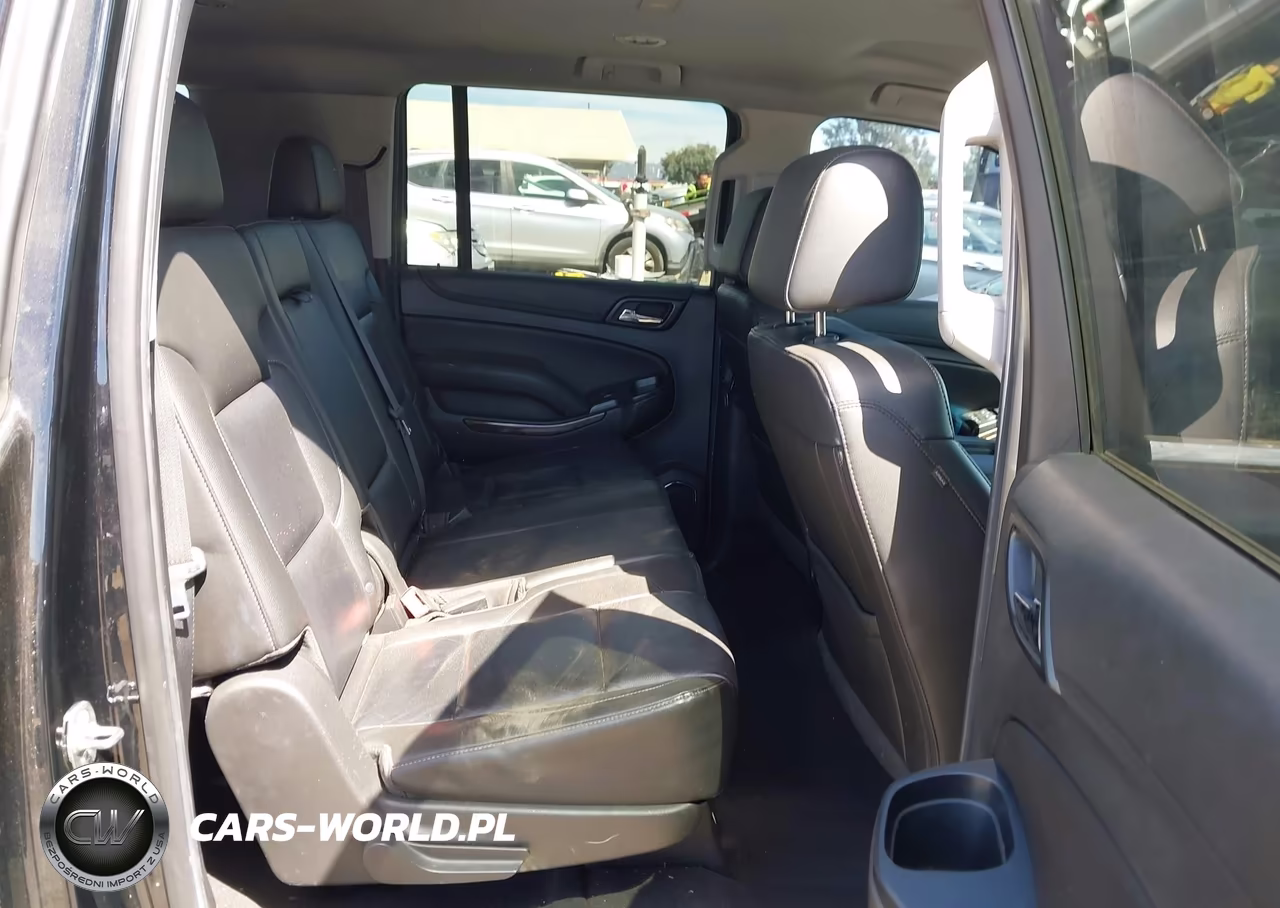 2019 Chevrolet Suburban Lt VIN:1GNSCHKC2KR162658 - 8