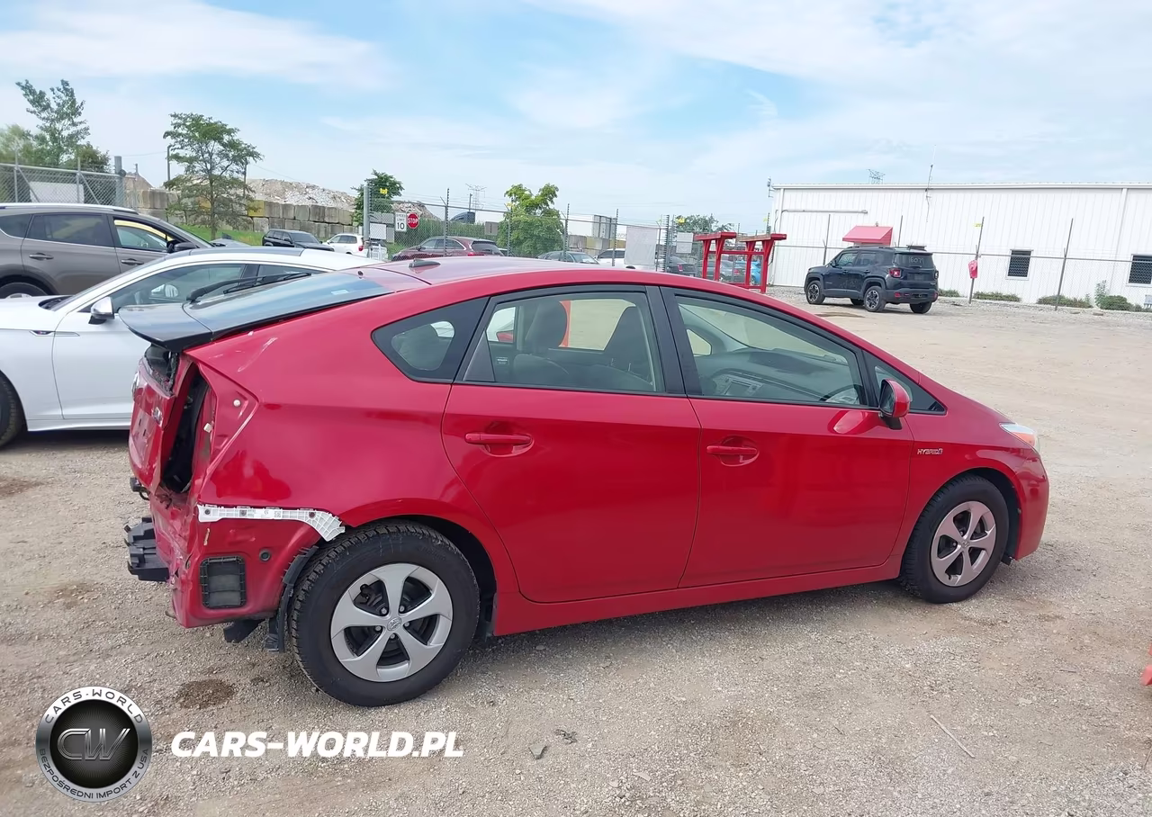 2015 Toyota Prius Three VIN:JTDKN3DU7F2001104 - 13