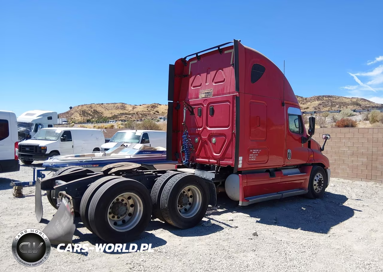 2012 Freightliner Cascadia 125 VIN:1FUJGLBG6CLBC8751 - 4